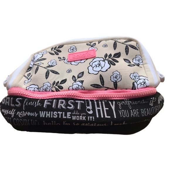 Women’s Benefit Cosmetics Printed Makeup Bag